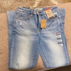 Levi's Women's Light Blue Skinny Jeans